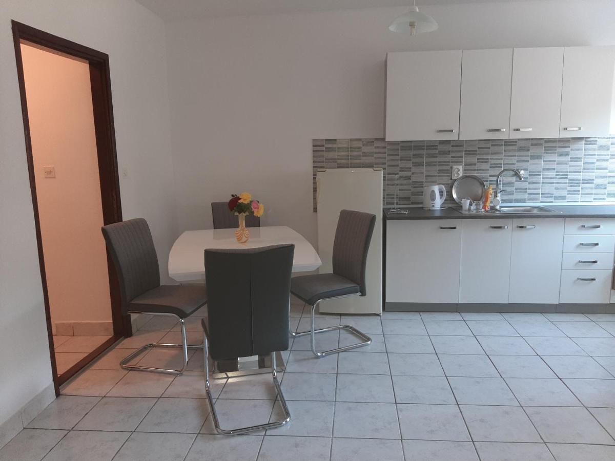 Apartman Curcic Knin Esterno foto