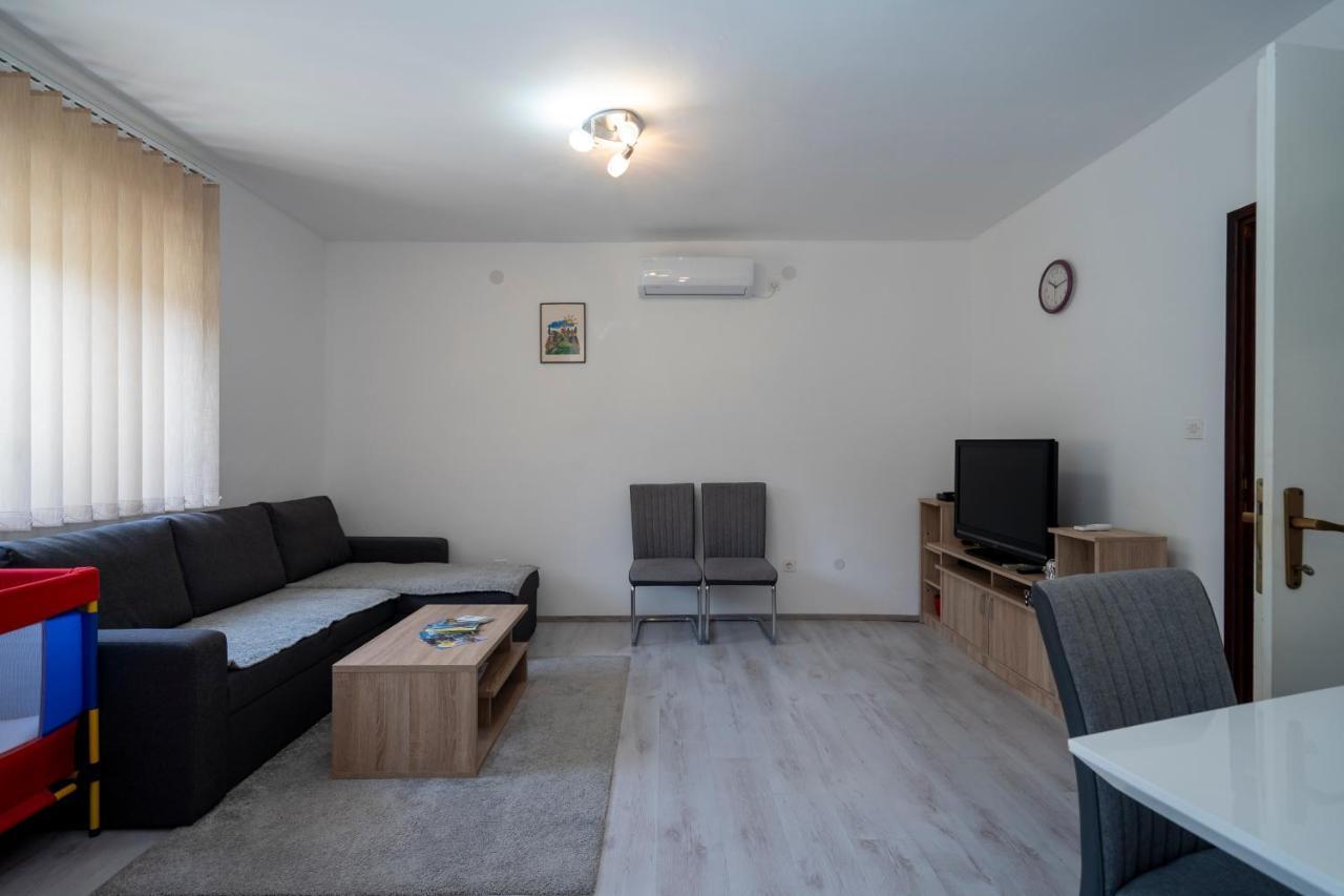 Apartman Curcic Knin Esterno foto